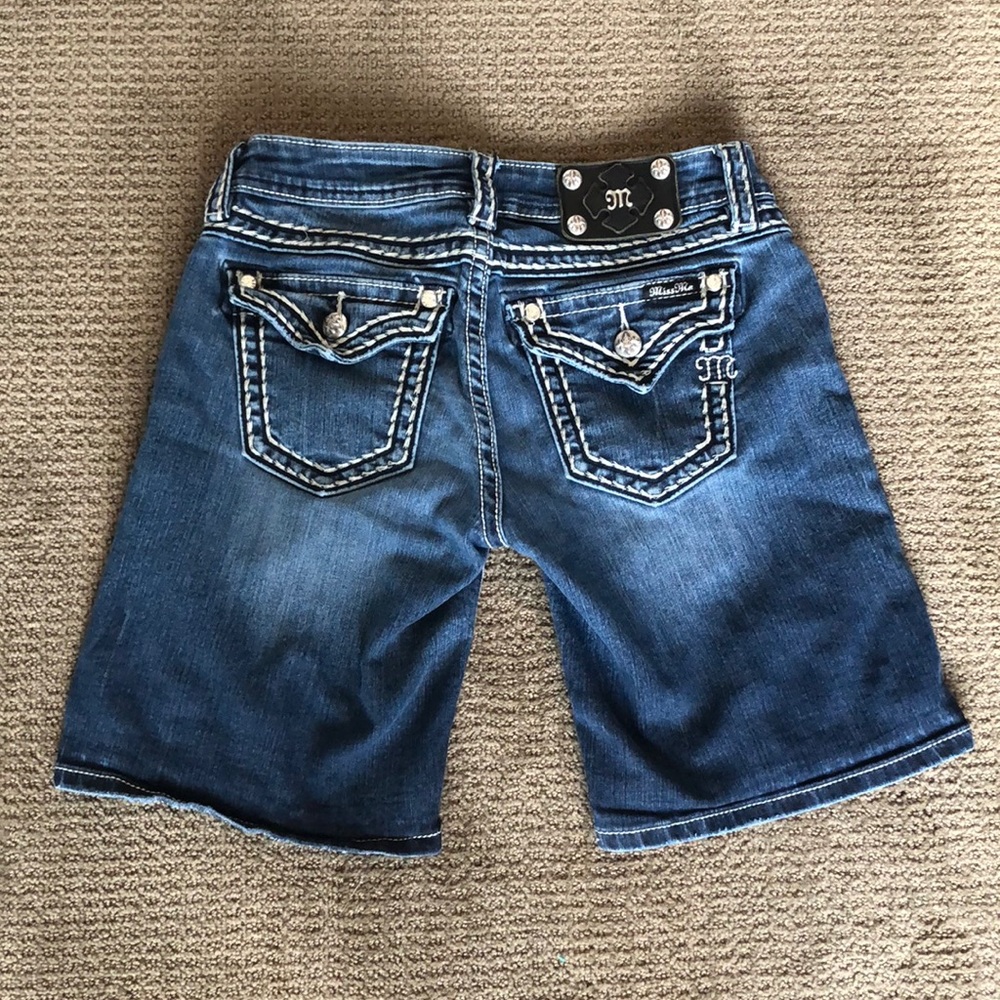 Miss Me shorts. Size 27. Mid-Short